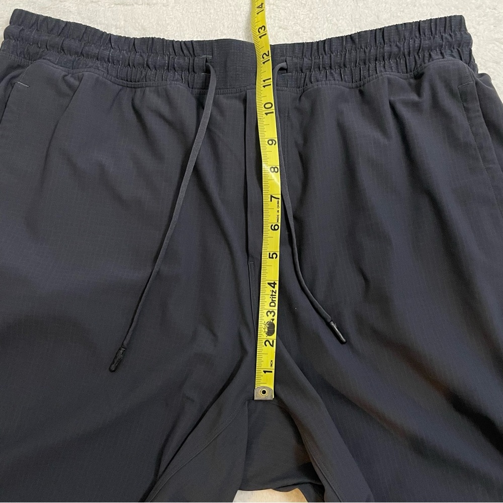 Lululemon Mens Cross Chill Short - Picture 9 of 11